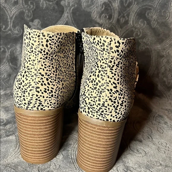 Serra Cream and Black Patterned Ankle Booties - Picture 7 of 8